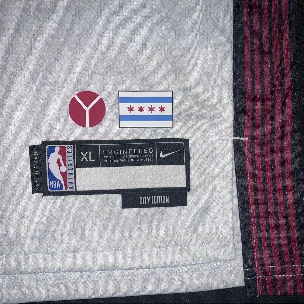 NWT Nike DeMar DeRozan Chicago Bulls #11 White City Swingman Jersey Youth XL - Picture 5 of 7